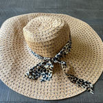 NWOT FLOPPY TAN STRAW‎ HAT Summer w/ removable Leopard Ribbon Tie Bow Photo 0