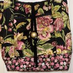 BLACK QUILTED FLORAL TOTE BAG
BUTTON EMBELLISHMENT CLOSURE
EXCELLENT CONDITION Photo 8