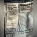 Levi's  Women's Classic Capri Medium Wash Size 14 Photo 2