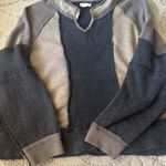 POL  Sweater Photo 0