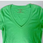 Old Navy Green Solid V-Neck Short Sleeve Tee T-Shirt Top Size XS 💚 Photo 2