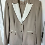 Tahari  Arthur S Levine American Faith Blazer suit  two Button Beige White Size 1 Photo 0