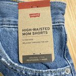 Levi's  High-Waisted Mom Shorts Size 27  Medium Wash Photo 5
