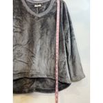 UGG  Women’s Sz L  Long Sleeve V-Neck Fleece Pullover Sweatshirt Photo 2