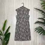 MM.LaFleur M.M. LaFleur The Aditi Sleeveless Sheath Dress in Crackle size 8 Photo 2