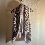 Free People metal tag Cozy Beige Patterned Women's Sweater vest. PTP 21-22, EUC Photo 2