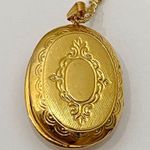 Vintage Gold tone Cameo Locket Necklace Photo 8