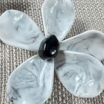 ZARA  White Flower Statement Earrings Photo 7