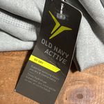 Old Navy  ACTIVE size XS lightweight long-sleeve t-shirt wicking semi-fitted NWT Photo 7