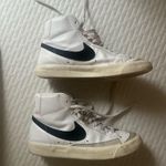 Nike blazers White Size 7.5 Photo 1