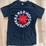 Gildan  Red Hot Chili Peppers Official Merch Tee Photo 0