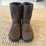 UGG  Australia Women's Classic Short  Boots Chocolate Brown Size 5 Photo 1