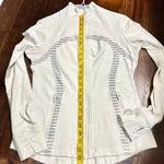 Lululemon Jacket. Ladies 10 Photo 9