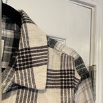 American Eagle  Size M Black Cream Plaid Cotton Flannel Cropped Button Down Shirt Photo 2