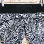 Nike | Gray/Black Pattern Tie Waist Dri-Fit Leggings Photo 3