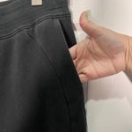 Lululemon  Scuba High-Rise Cropped Jogger Sweatpants Women's Size 18 Plus Size Photo 3