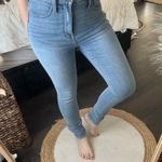 Madewell  Women’s 25 11” Roadtripper Supersoft Jeans Hampstead Wash Photo 0