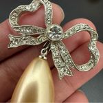 Vintage K.J.L. Kenneth Jay Lane Pave Crystal Bow Faux Pearl Tear Drop Earrings Silver Photo 7