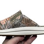 Clarks Women's 7.5 Breeze Shore Mule Olive Green Fern Leaves Photo 9