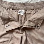 Magellan outdoors  NWOT Convertible Tan Hiking Pants Size Medium Photo 3