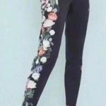 Ted Baker  Baynar Kensington Floral Ankle Grazer Trouser Pants in Black size 2 Photo 0