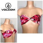 Volcom New.  red tropical print twist front bikini top. Photo 1