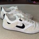 Nike SB Sneakers Photo 0