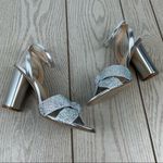 Jewel Badgley Mischka Gem Nicoline Evening Sandals 8.5M Metallic Silver Size 8.5 Photo 3