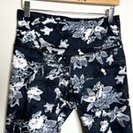 Old Navy  Active Floral Capri Leggings Photo 0