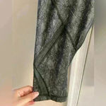 Lululemon  cool to street mesh detail cropped leggings   Sz 6 Photo 1