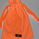 Triangl cinch bag Photo 1