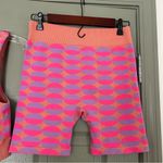 Fabletics Matching Set in Pink and Orange Geometric Modern Design Photo 5