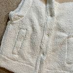 Aerie Sherpa Vest Photo 5