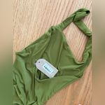 Meshki  green dress Photo 2