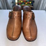 Clarks Bendables Mirabelle Women 7.5M Mules Tan Brown Leather 2.5" Heel Clog Photo 2