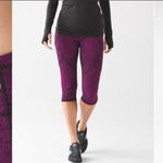 Lululemon Outrun 17" Crop Antique Paisley Deep Fuschia Black / Black Photo 2