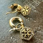 Tory Burch New Auth. Hexagon pavé huggie hoop earrings. Comes on TB Earring card Photo 11