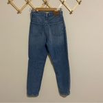 Madewell  The Mom Jean Medium Wash size 25 Photo 6