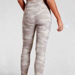 Athleta  Gray Camo Elation 7/8 Tight Leggings Sz M Photo 10