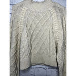Free People  cable knit cropped pullover sweater, size XS. Photo 4