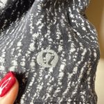 Lululemon  Size 6 Runderful Long Sleeve Knotted Jacquard‎ Black White Running Gym Photo 6