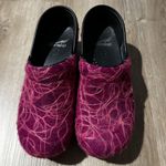 Dansko New! Professional Black Patent Leather Clogs W Red Abstract Overlay SZ 37 Photo 1