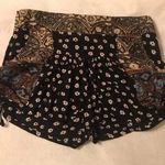 Altar'd State Altar’d State Floral Shorts Photo 0