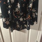 Le lis Women's Size Large Golda Black
Floral Faux Wrap Flowy Midi Skirt Like New Photo 5