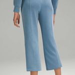 Lululemon  Softstreme High-Rise Straight-Leg Cropped Pant Utility Blue - Size 4 Photo 0