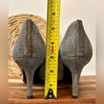Stuart Weitzman Bronze Pyrite Nocturn Bowover Open Toe Pumps Size 8.5 Photo 8