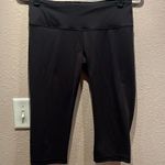 Victoria's Secret Victoria’s Secret VSX Women’s Black Capri Pants Leggings Size Medium Photo 1