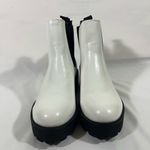 Dirty Laundry Chunky Lugged Chelsea Boots Faux Patent Leather 8 White/Black NEW Photo 1