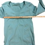 Fabletics  Light Aqua Women’s Athletic Long Sleeve Compression Top Sz S Photo 5
