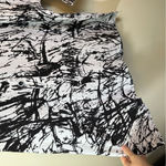 John Mark  White Black Abstract Top Medium Photo 6